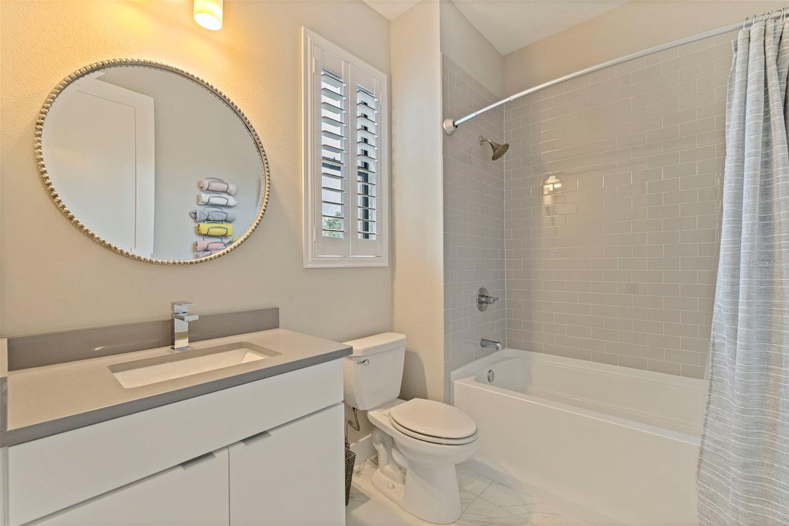 Image 27 of 42 For 1180 25th Street N