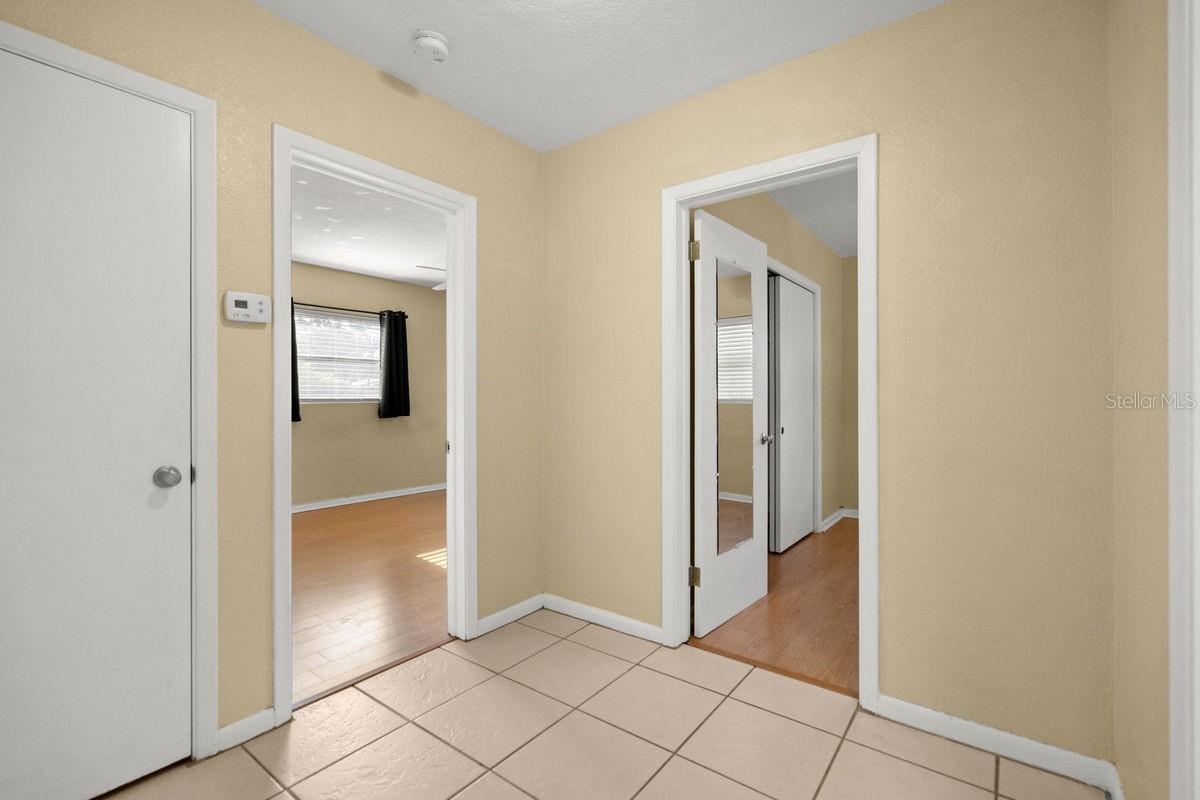 Image 15 of 60 For 644 Manor Drive W