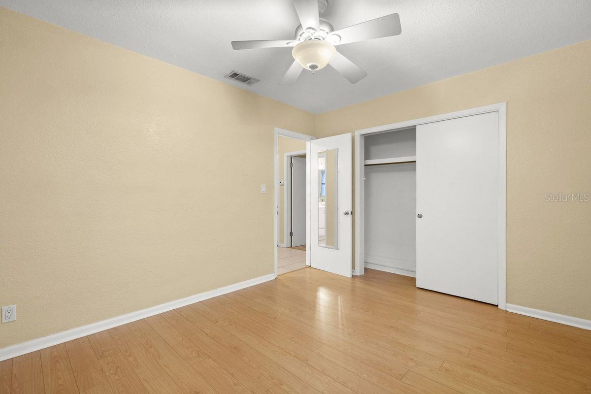 Image 24 of 60 For 644 Manor Drive W