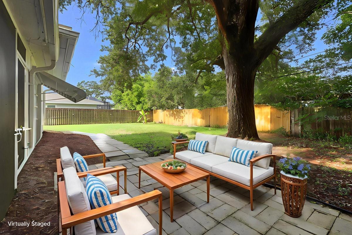 Image 35 of 60 For 644 Manor Drive W