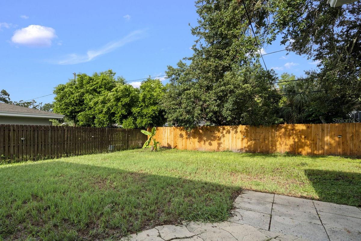 Image 37 of 60 For 644 Manor Drive W