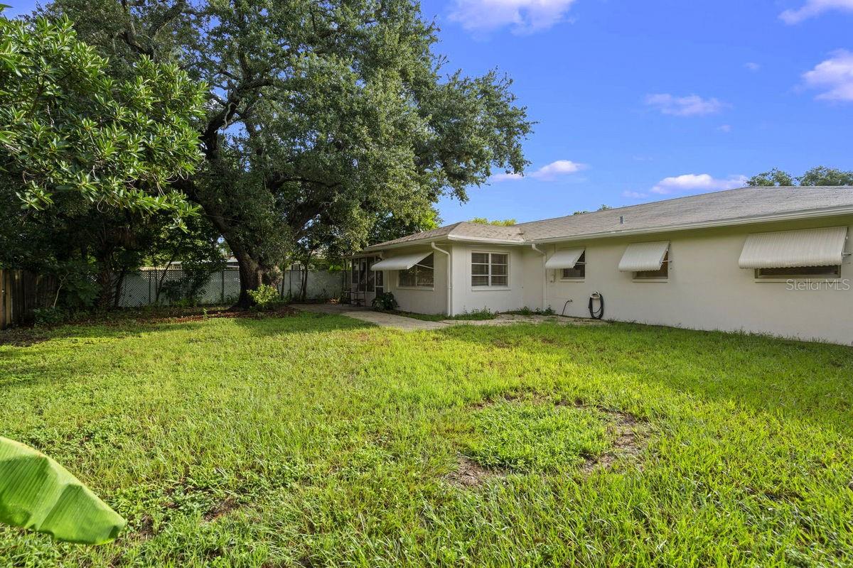 Image 39 of 60 For 644 Manor Drive W
