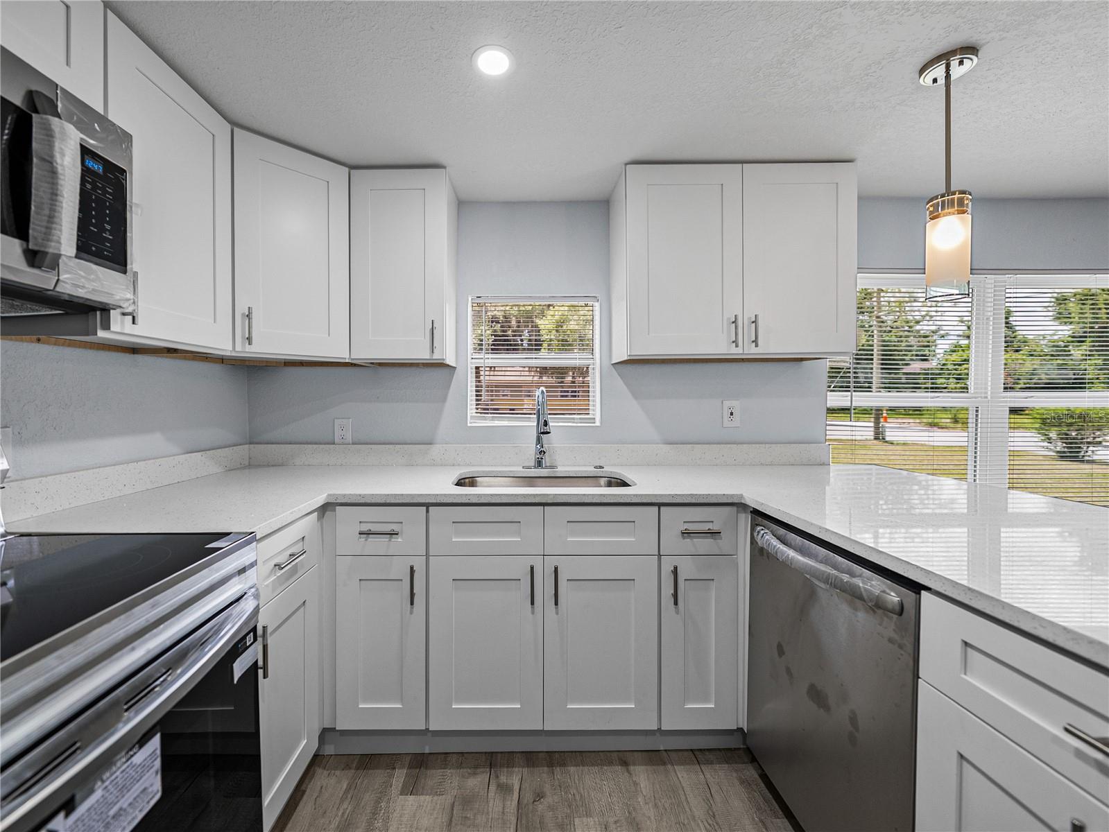 Image 13 of 42 For 810 Maple Avenue