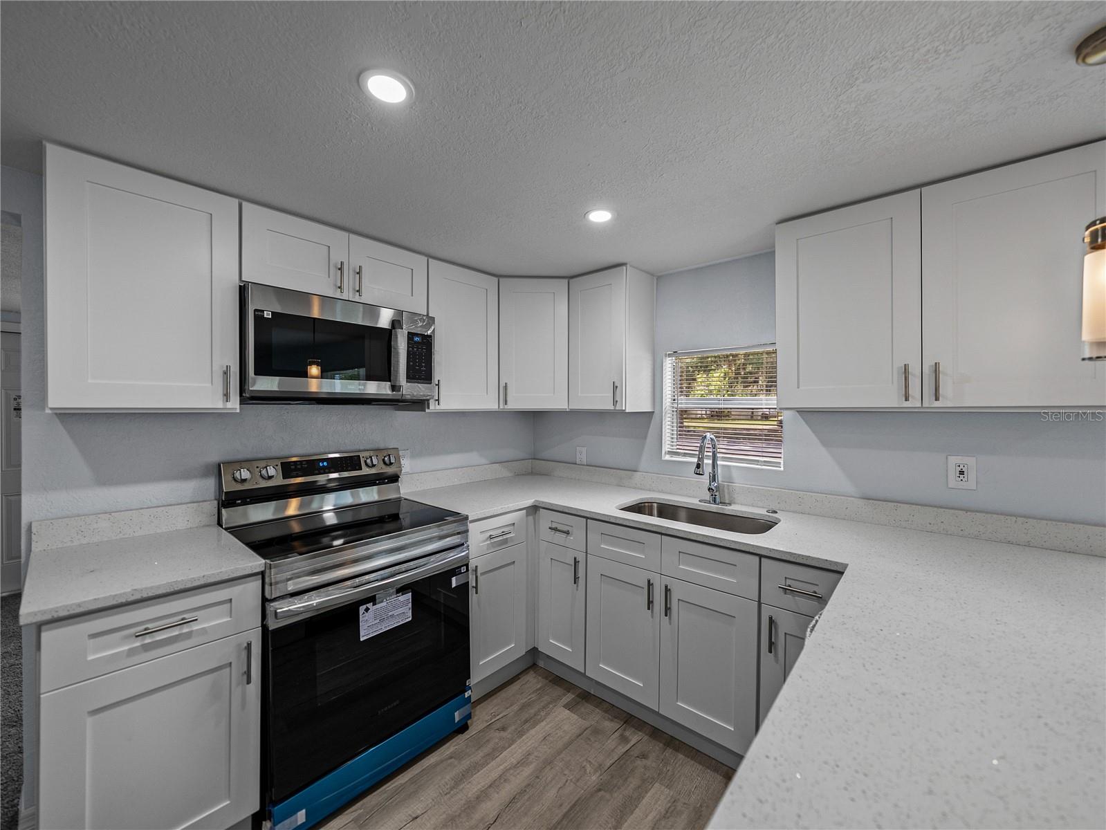 Image 14 of 42 For 810 Maple Avenue