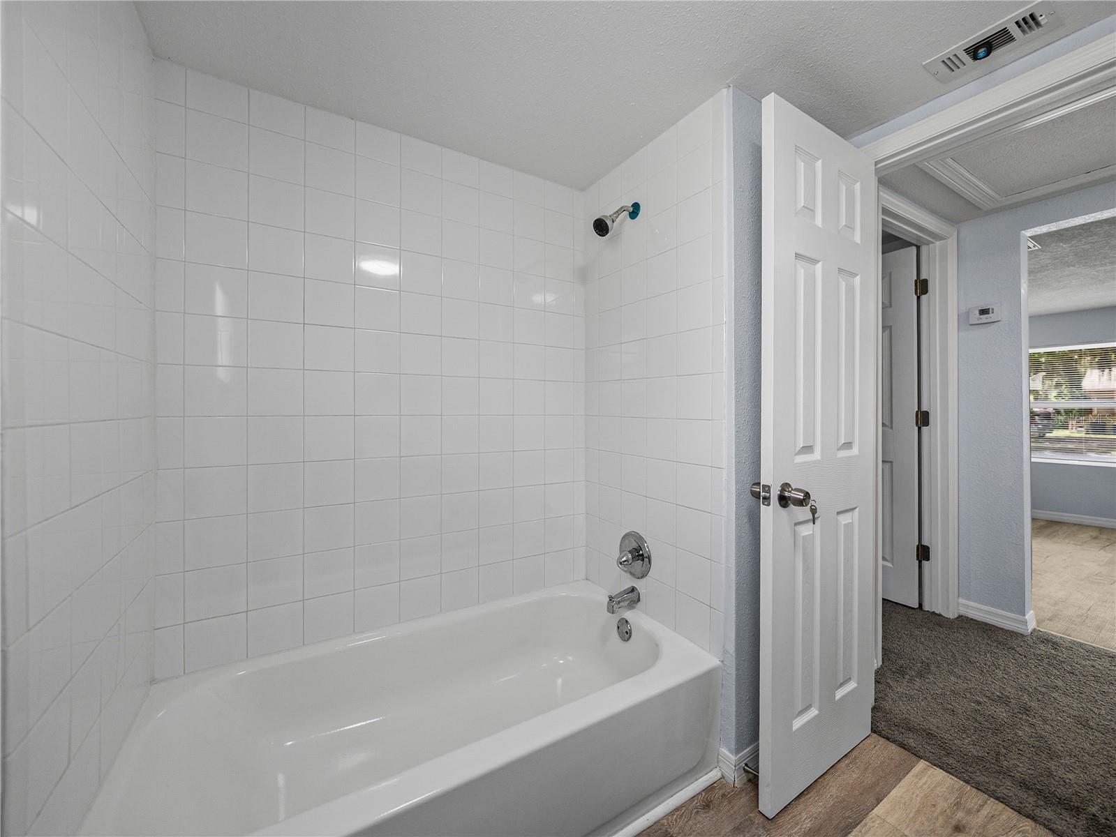 Image 22 of 42 For 810 Maple Avenue