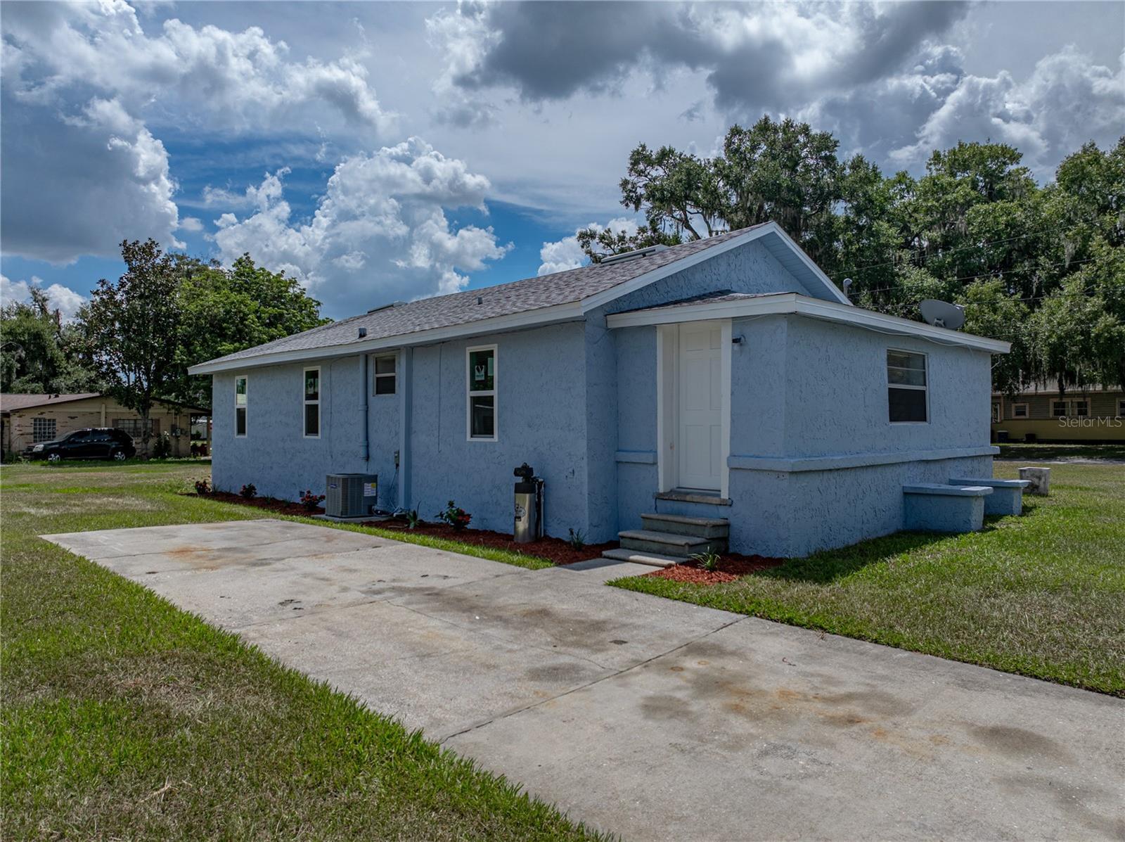 Image 4 of 42 For 810 Maple Avenue