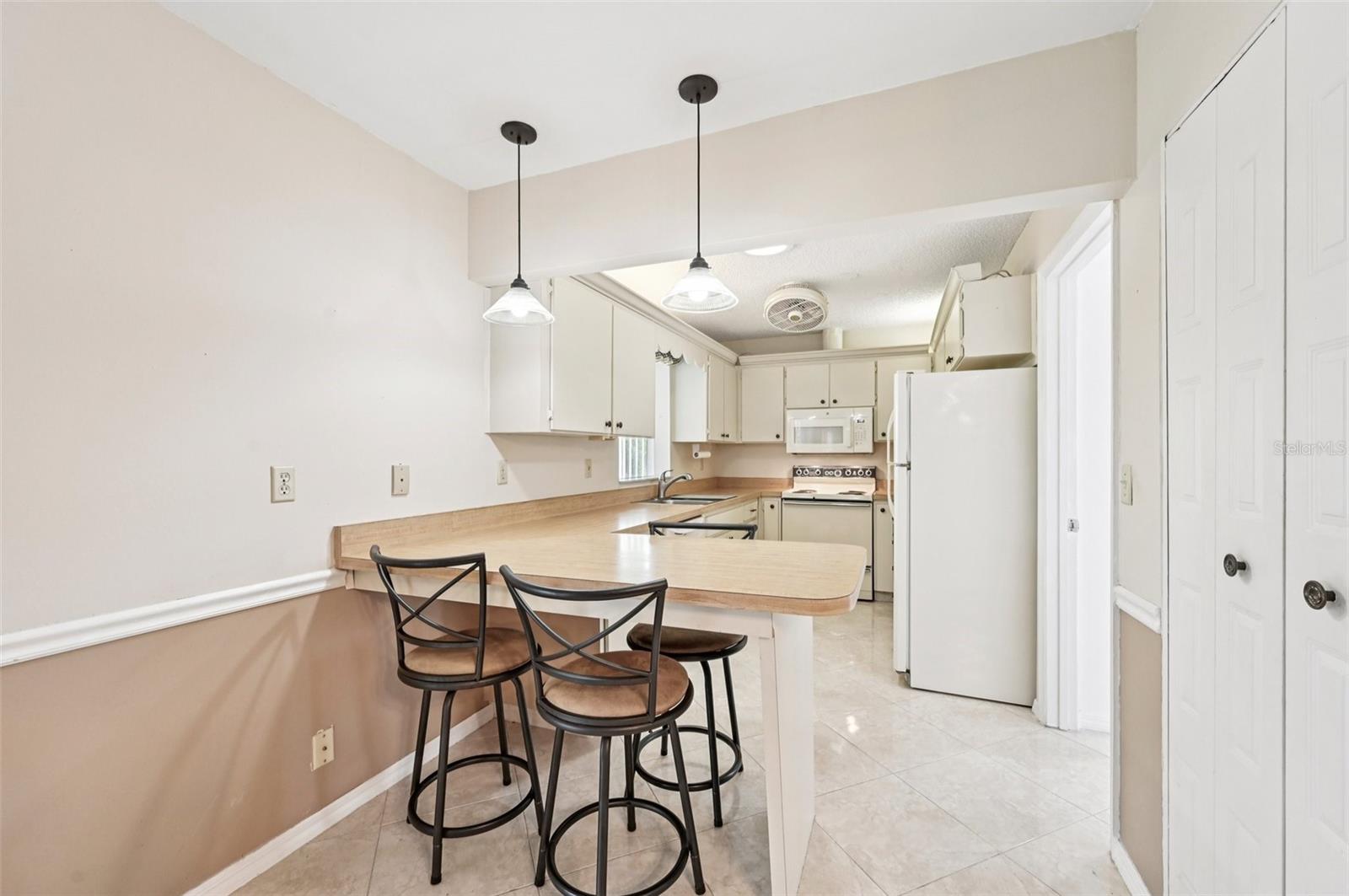 Image 10 of 60 For 2208 Highclere Circle