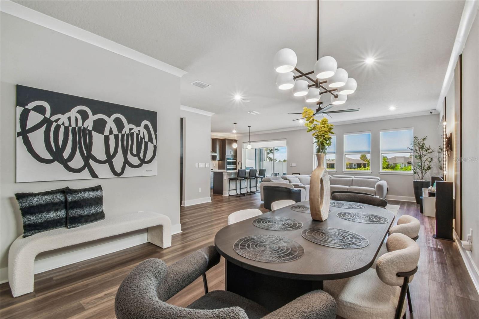 Listing photo id 11 for 31854 Asbury Avenue