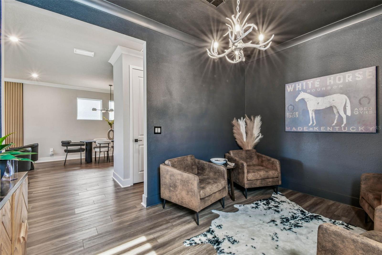 Listing photo id 13 for 31854 Asbury Avenue