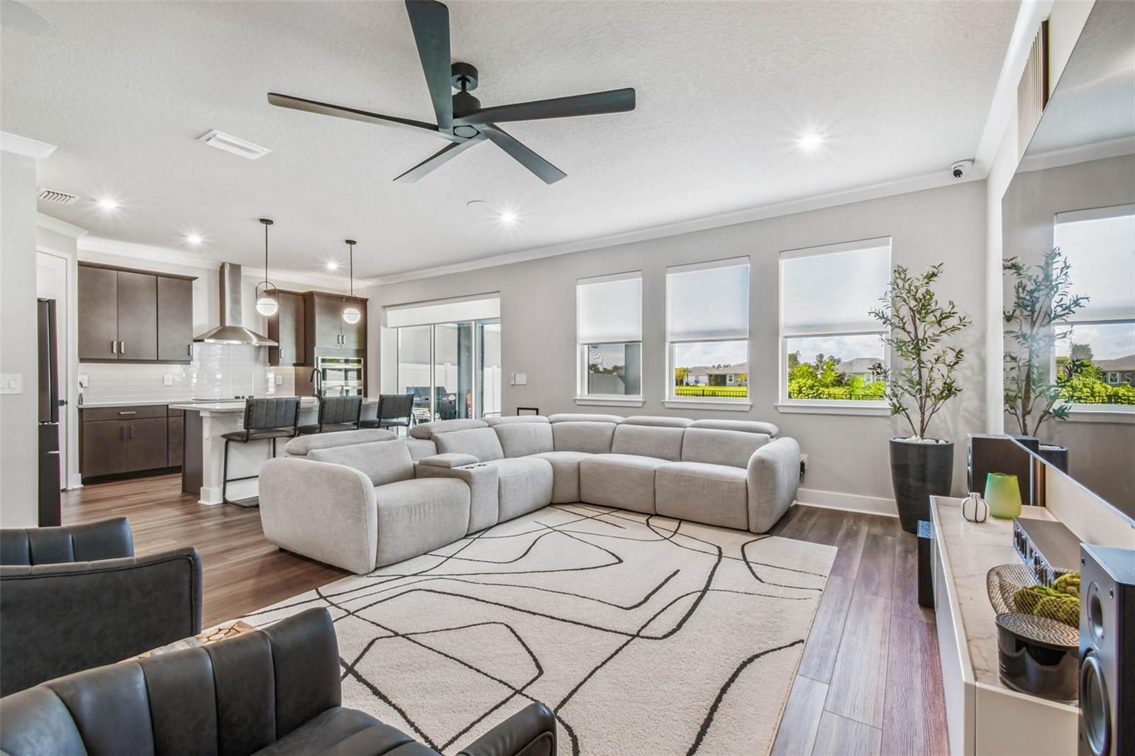 Listing photo id 17 for 31854 Asbury Avenue