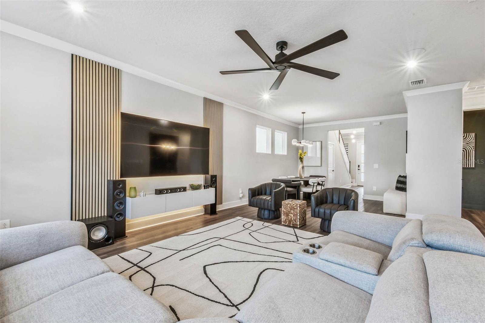 Listing photo id 19 for 31854 Asbury Avenue