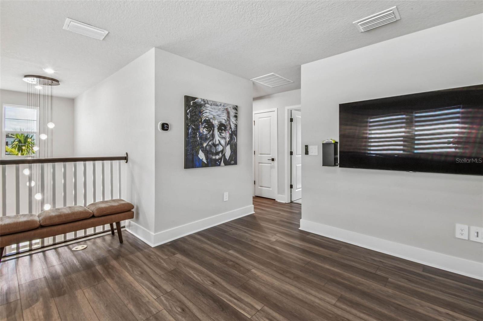 Listing photo id 35 for 31854 Asbury Avenue