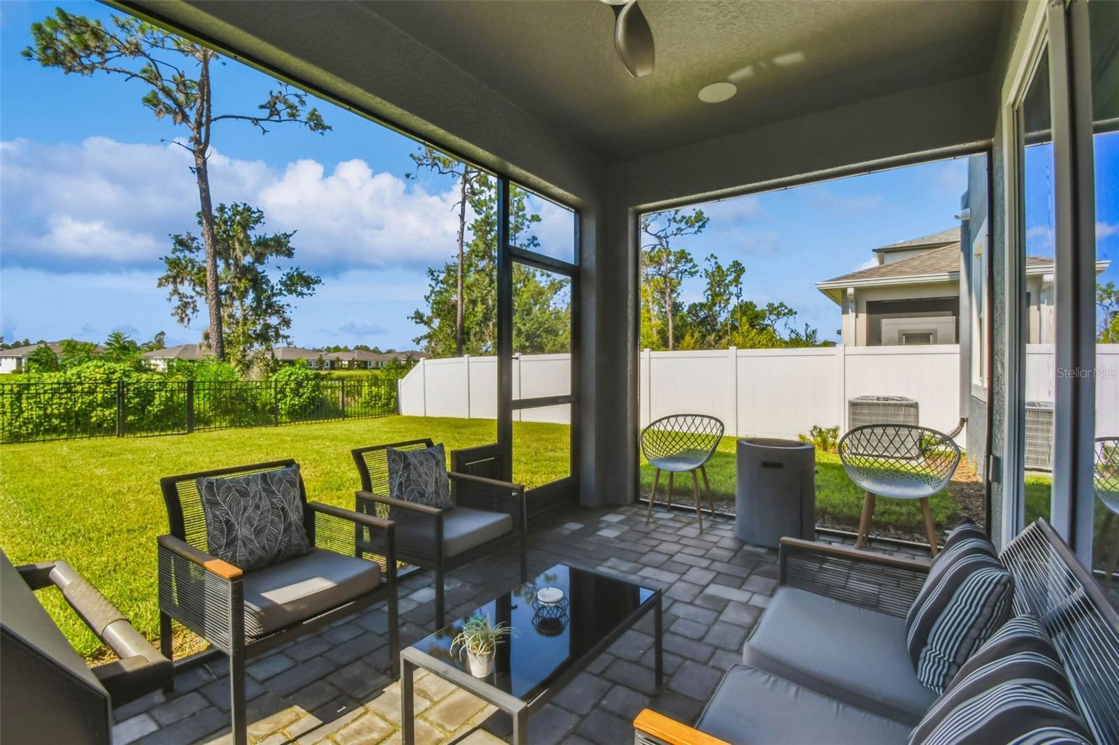 Listing photo id 52 for 31854 Asbury Avenue