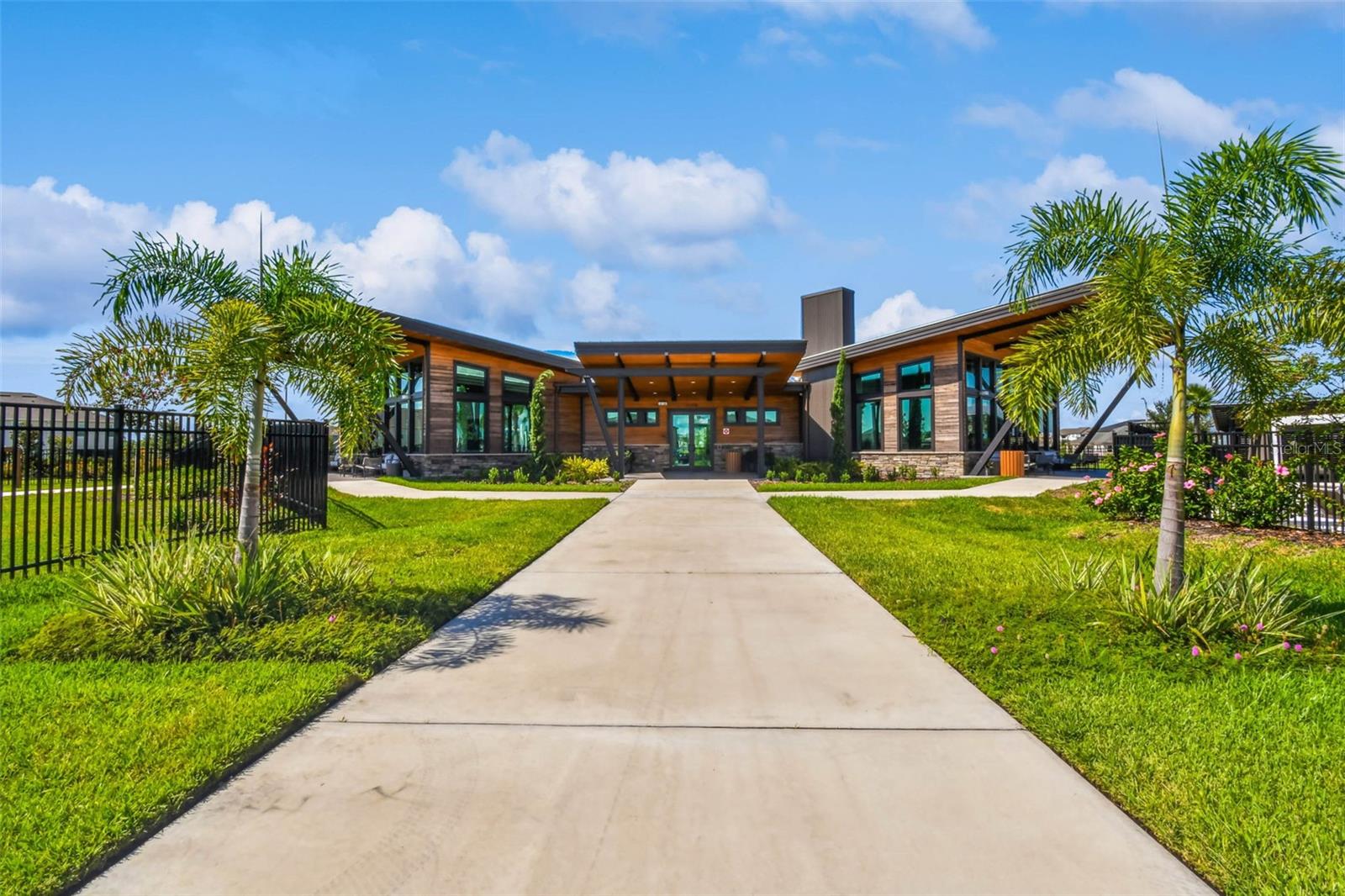 Listing photo id 57 for 31854 Asbury Avenue