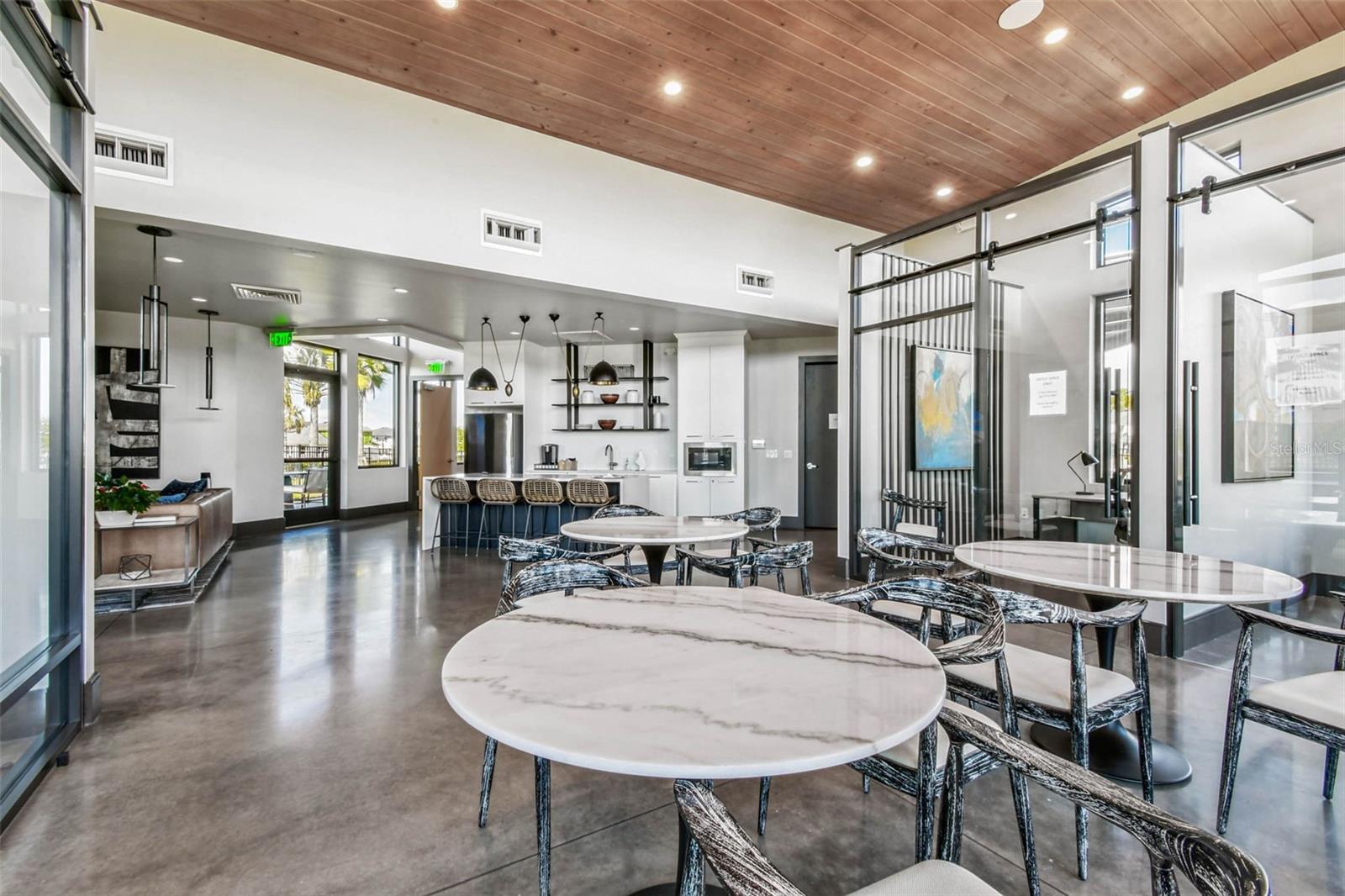 Listing photo id 61 for 31854 Asbury Avenue