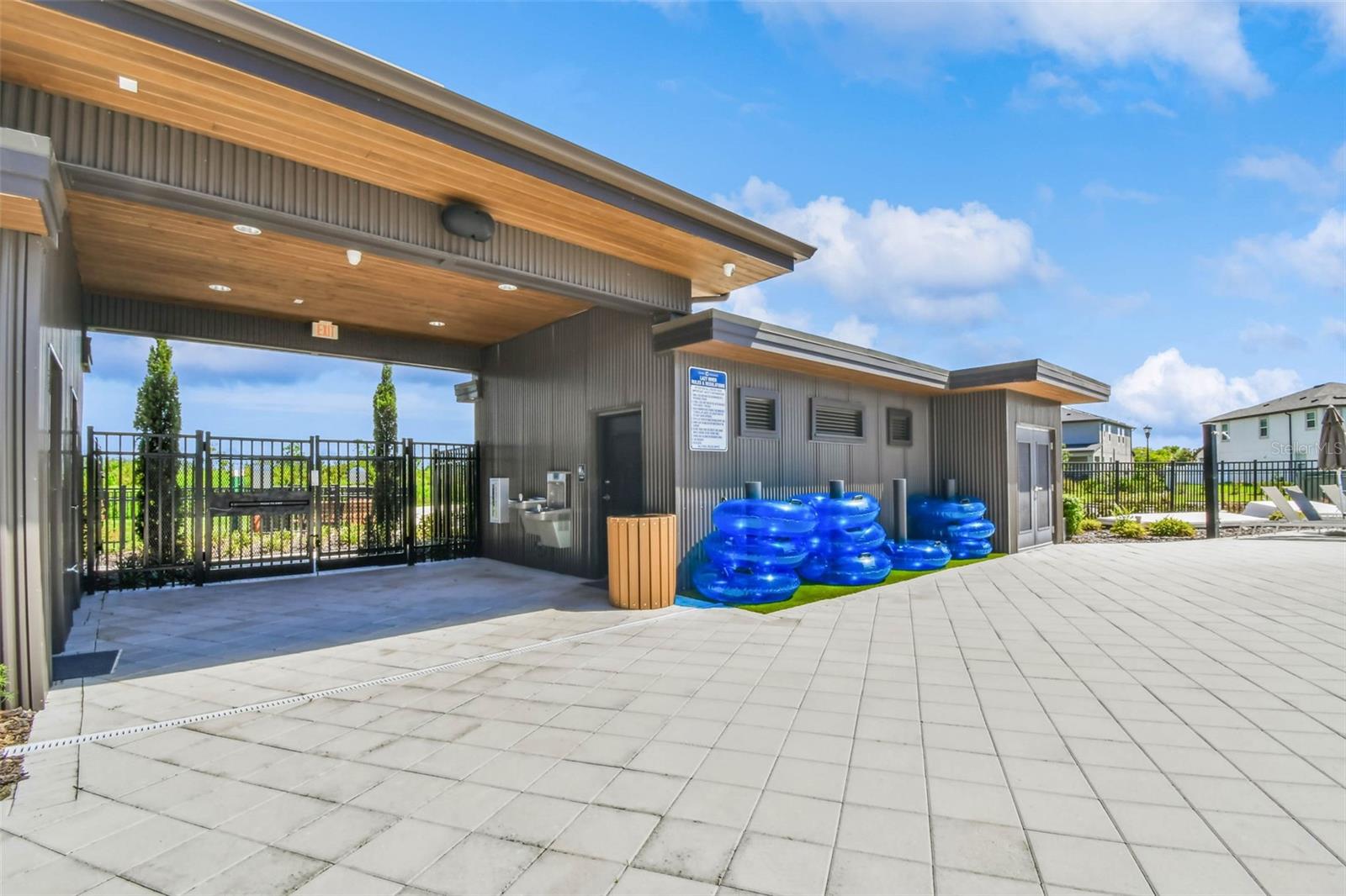 Listing photo id 69 for 31854 Asbury Avenue