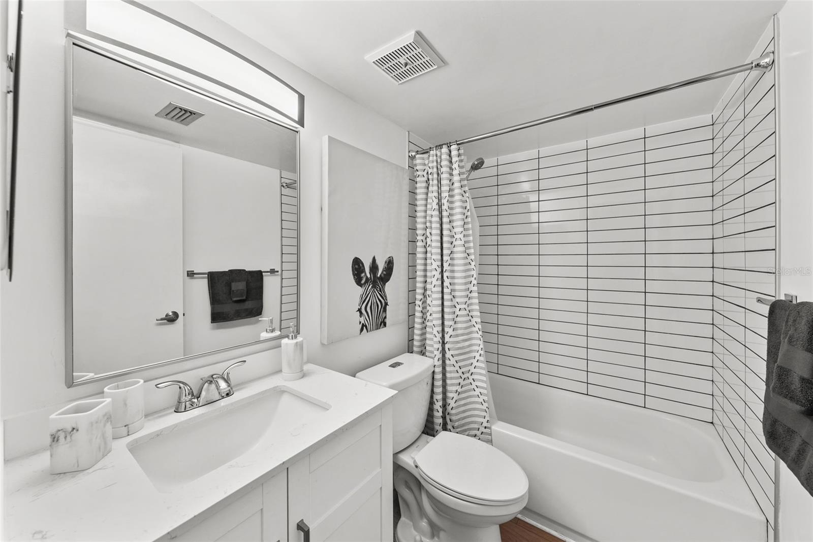 Image 27 of 49 For 100 Waverly Way 403