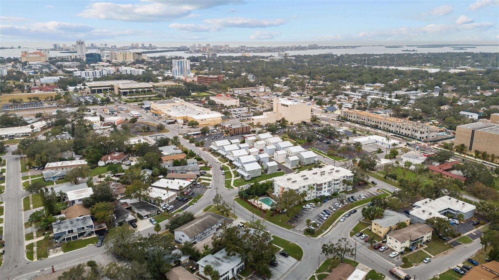 Image 41 of 49 For 100 Waverly Way 403