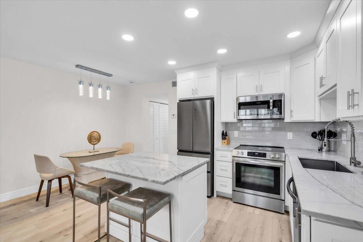 Image 6 of 20 For 9755 Harrell Avenue 205