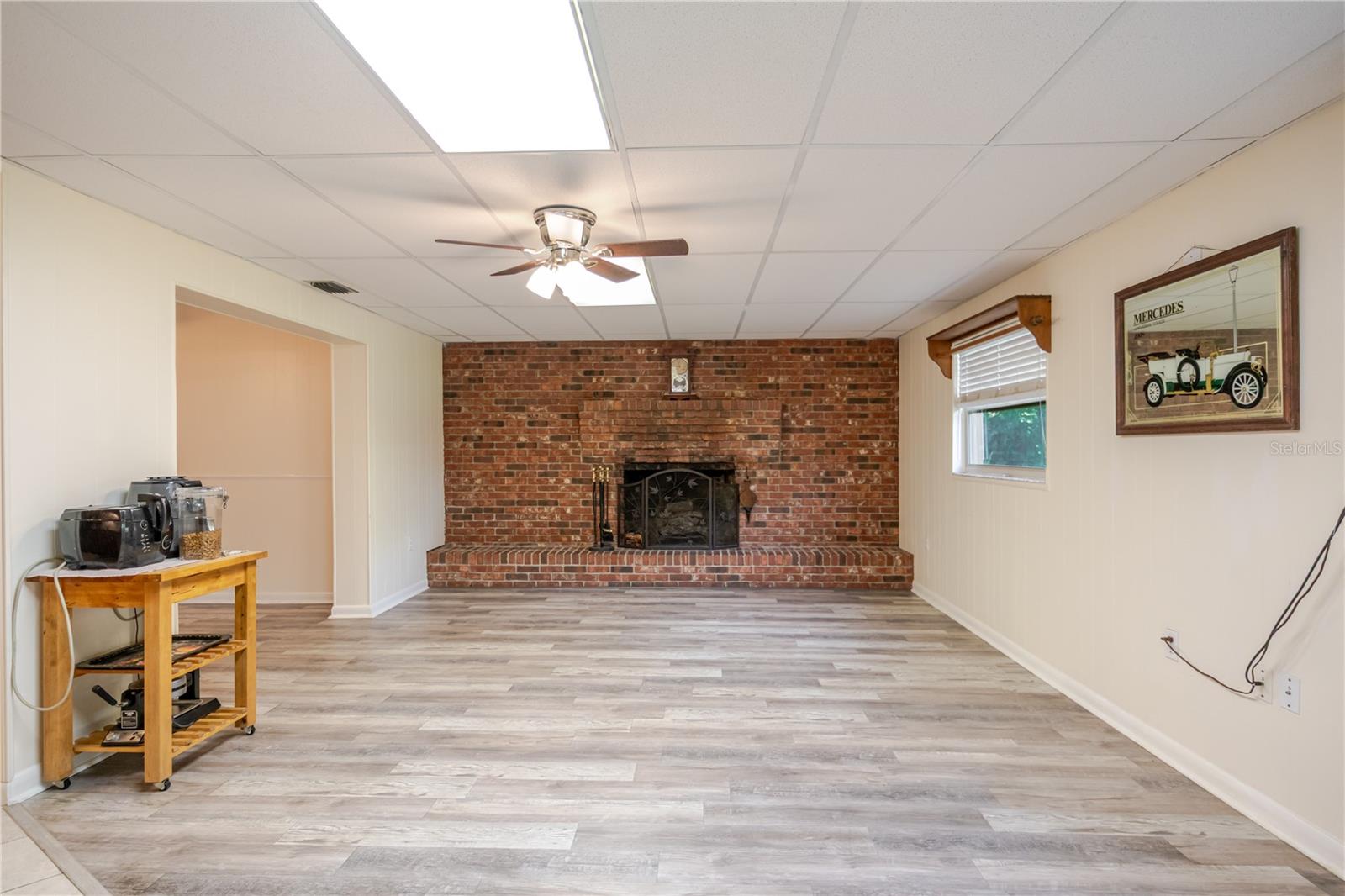 Image 11 of 43 For 925 Skyview Drive