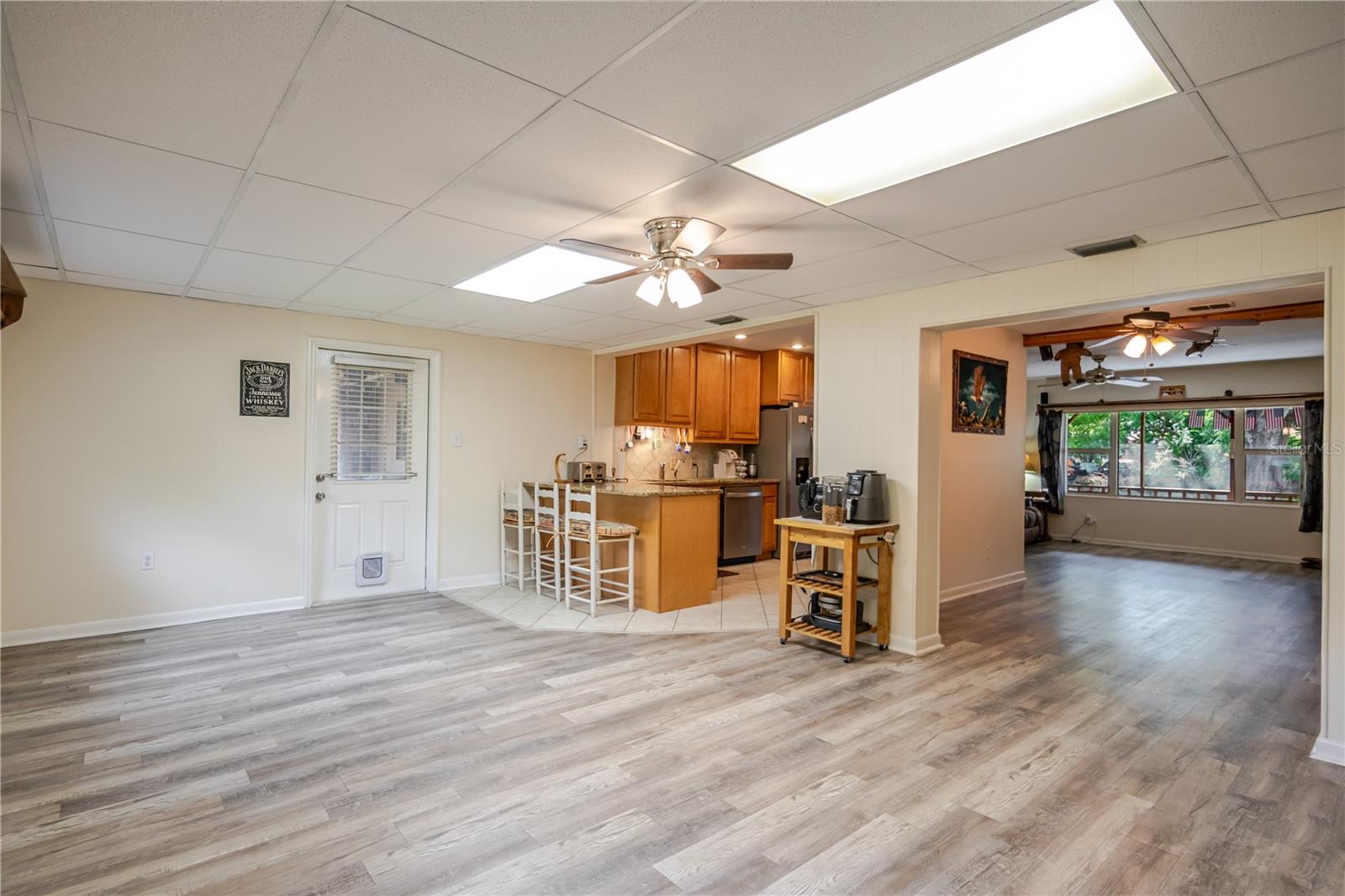 Image 18 of 43 For 925 Skyview Drive