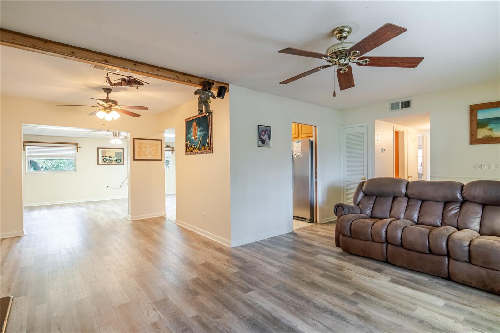 Image 21 of 43 For 925 Skyview Drive