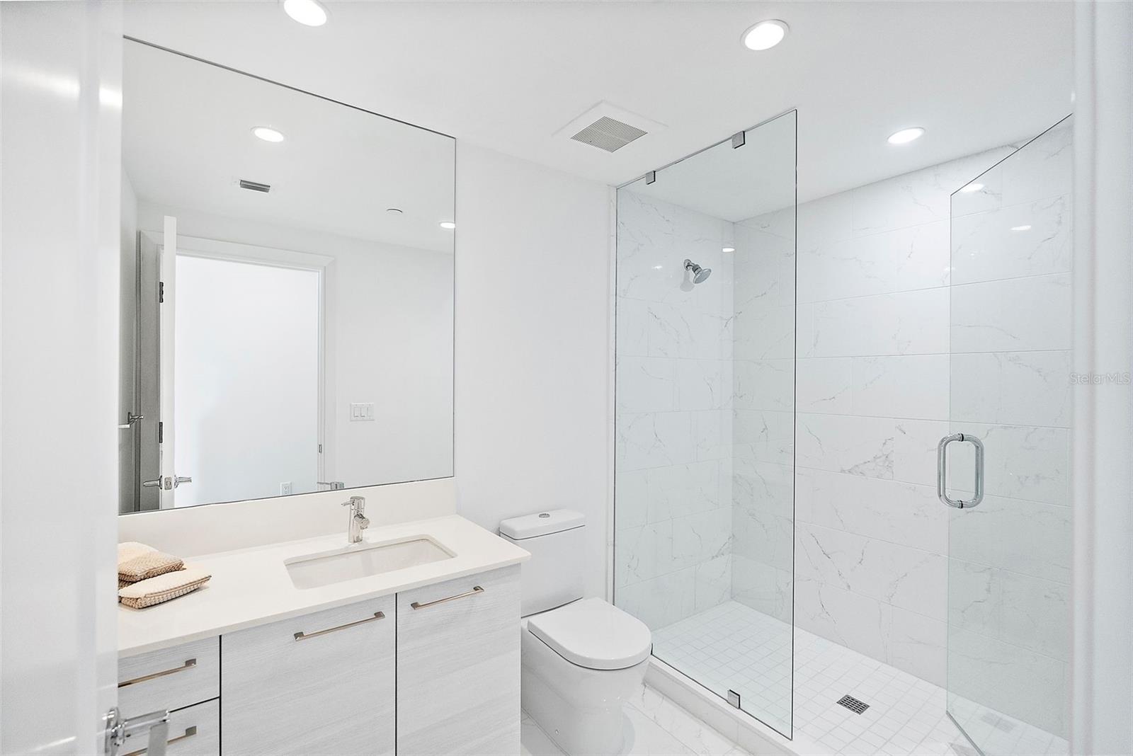Image 33 of 53 For 100 1st Avenue N 201