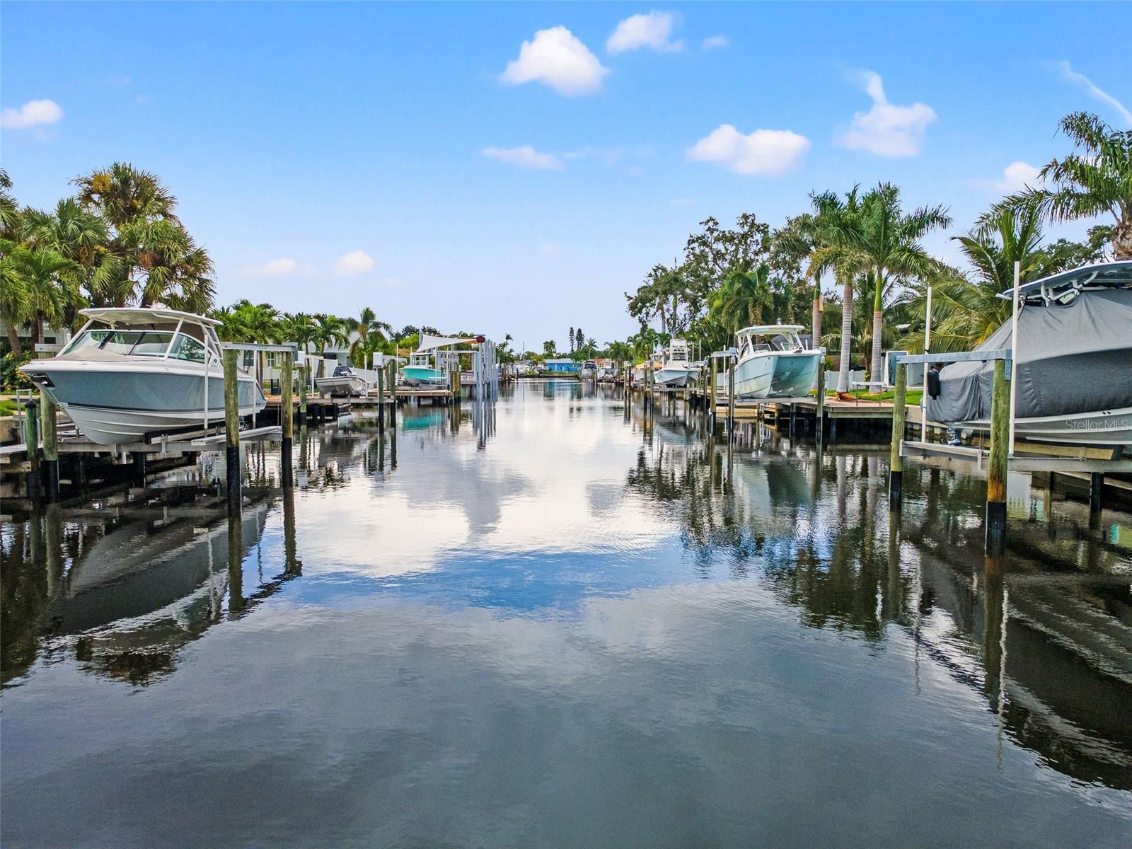 Details for 4000 14th Way Ne, ST PETERSBURG, FL 33703