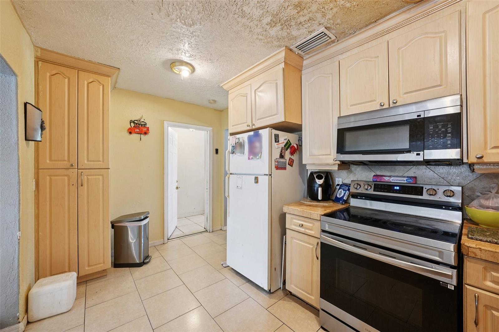 Image 23 of 81 For 4515 Saint Vincent Street