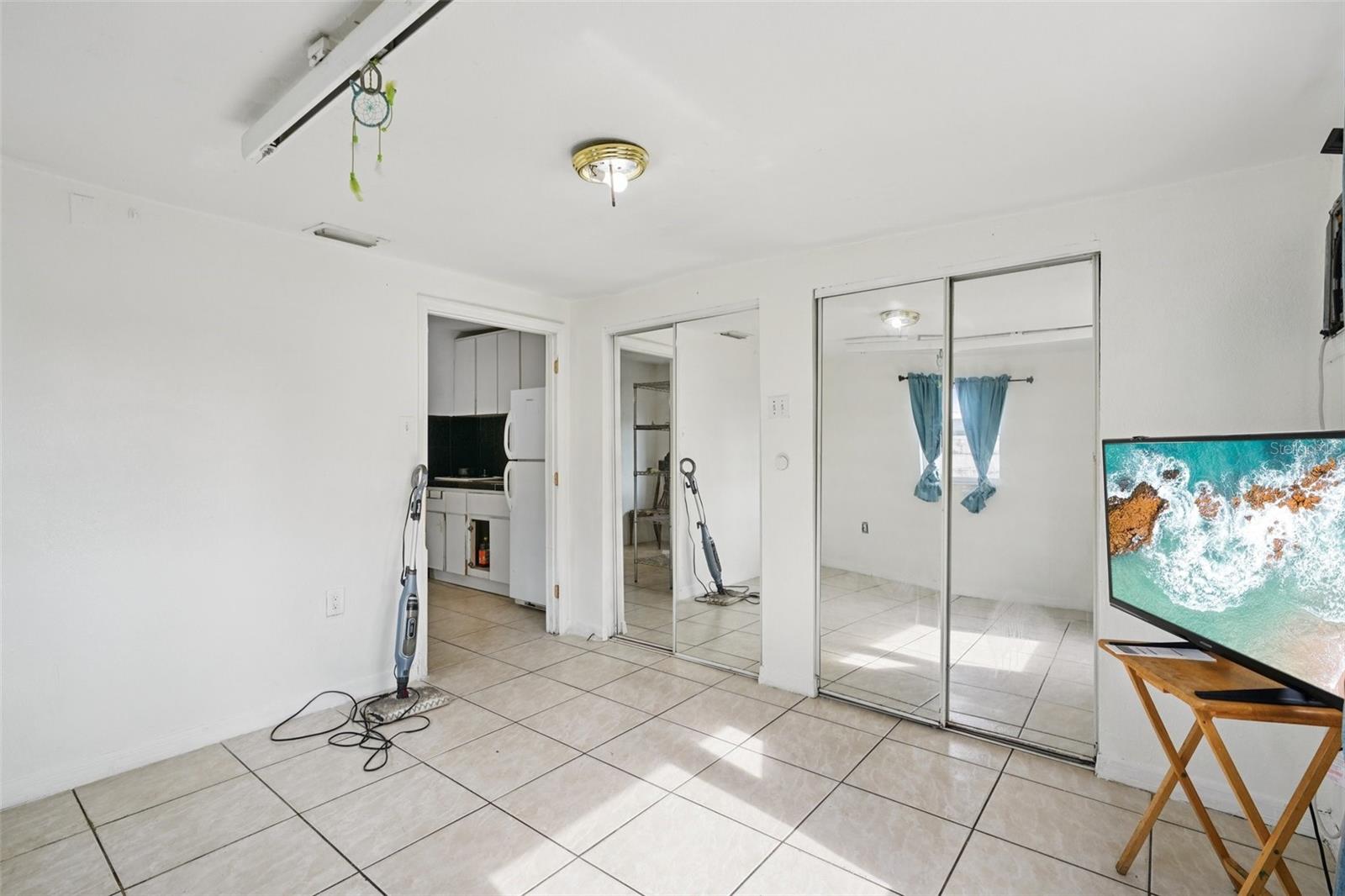 Image 35 of 81 For 4515 Saint Vincent Street