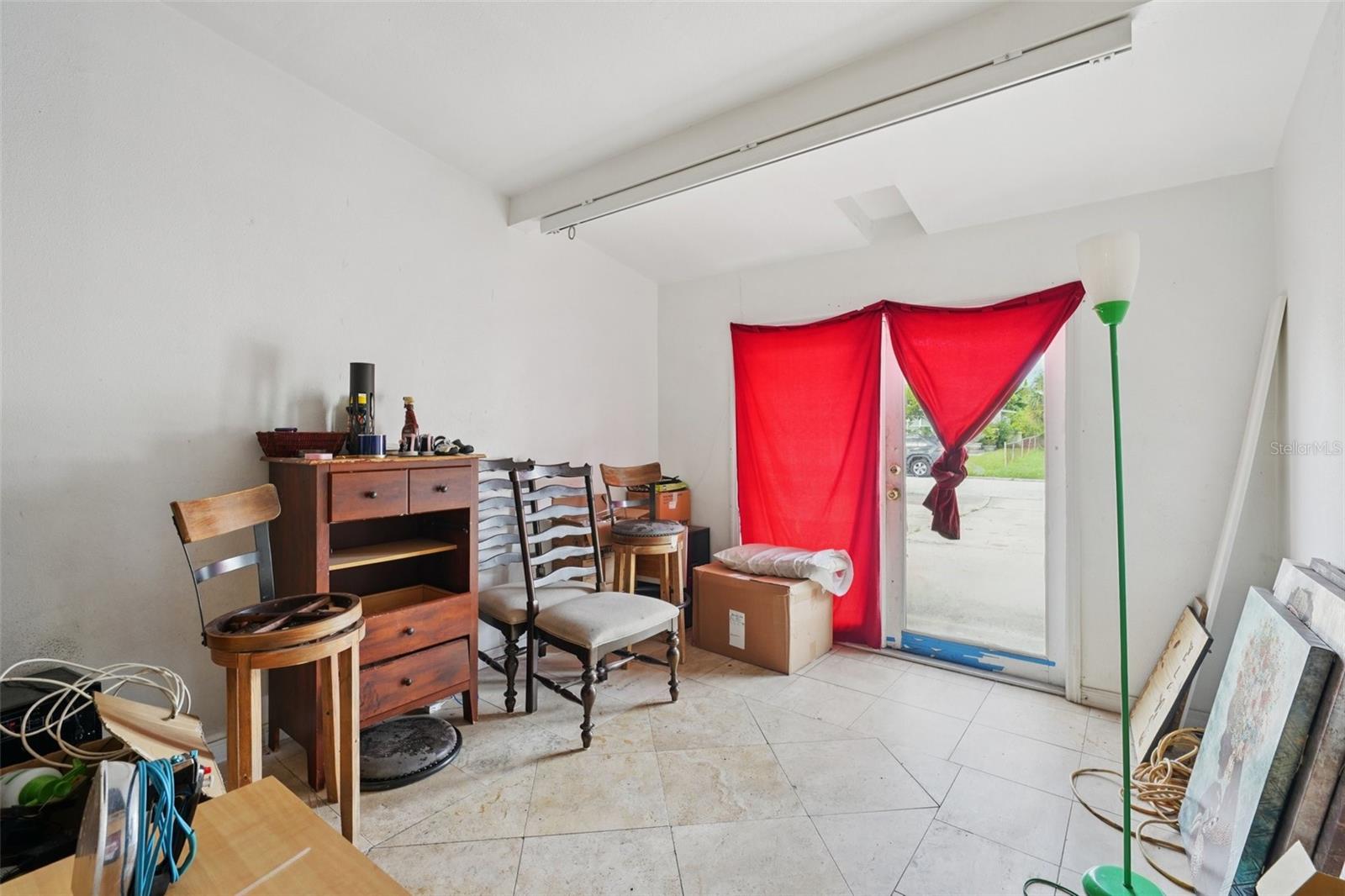Image 38 of 81 For 4515 Saint Vincent Street