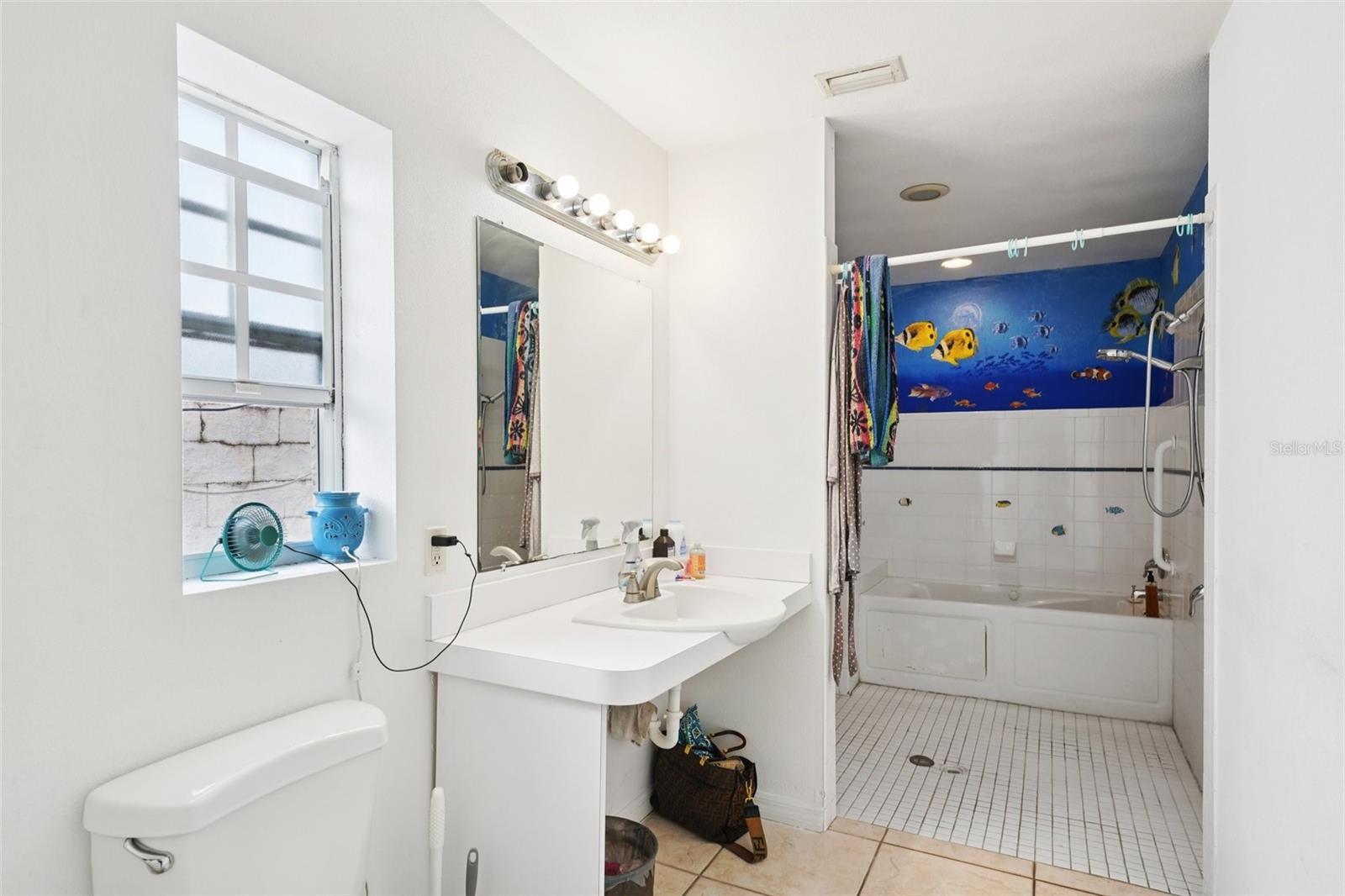 Image 40 of 81 For 4515 Saint Vincent Street