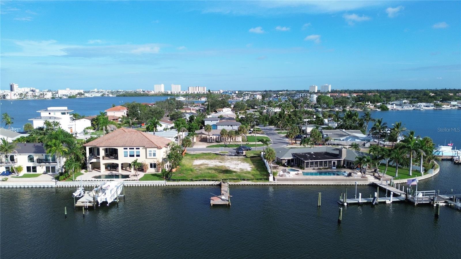 Image 16 of 20 For 2000 Dolphin Boulevard S