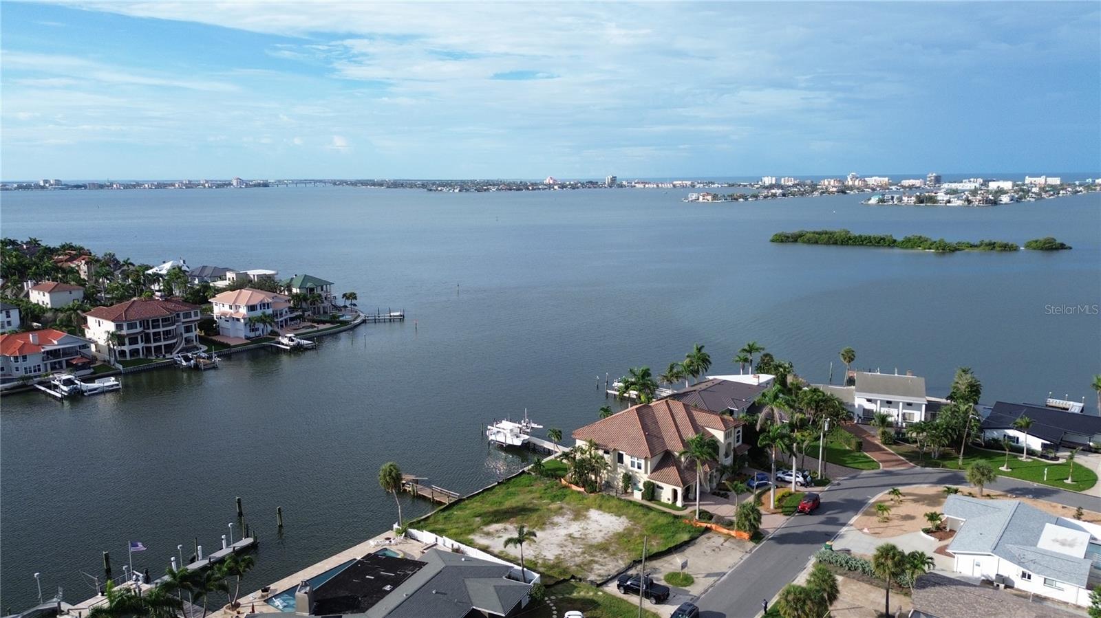 Image 17 of 20 For 2000 Dolphin Boulevard S