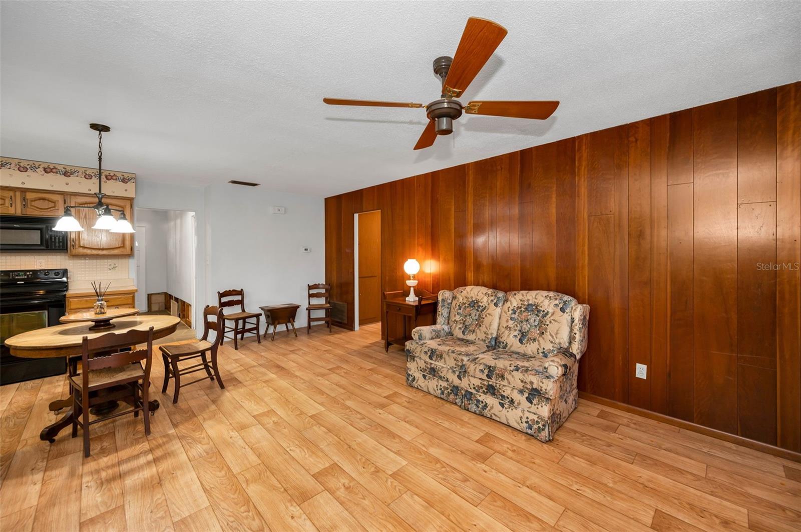 Image 32 of 64 For 1831 Beverly Circle N