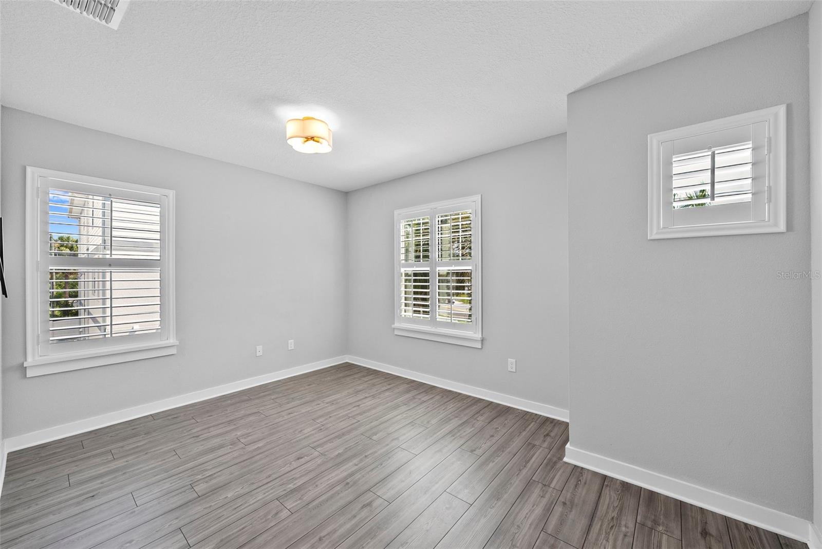 Image 31 of 55 For 5834 Macdill Avenue A