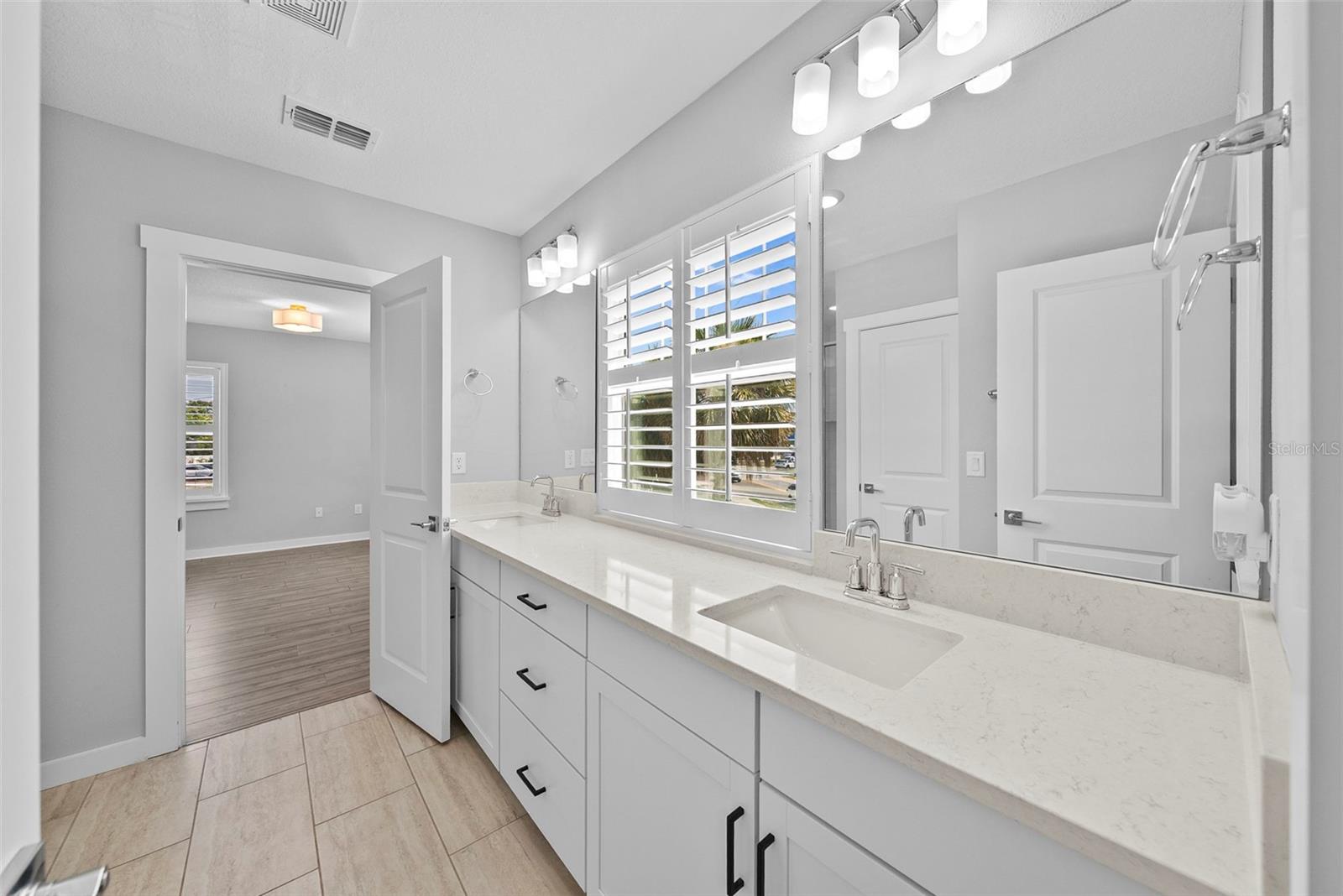Image 35 of 55 For 5834 Macdill Avenue A