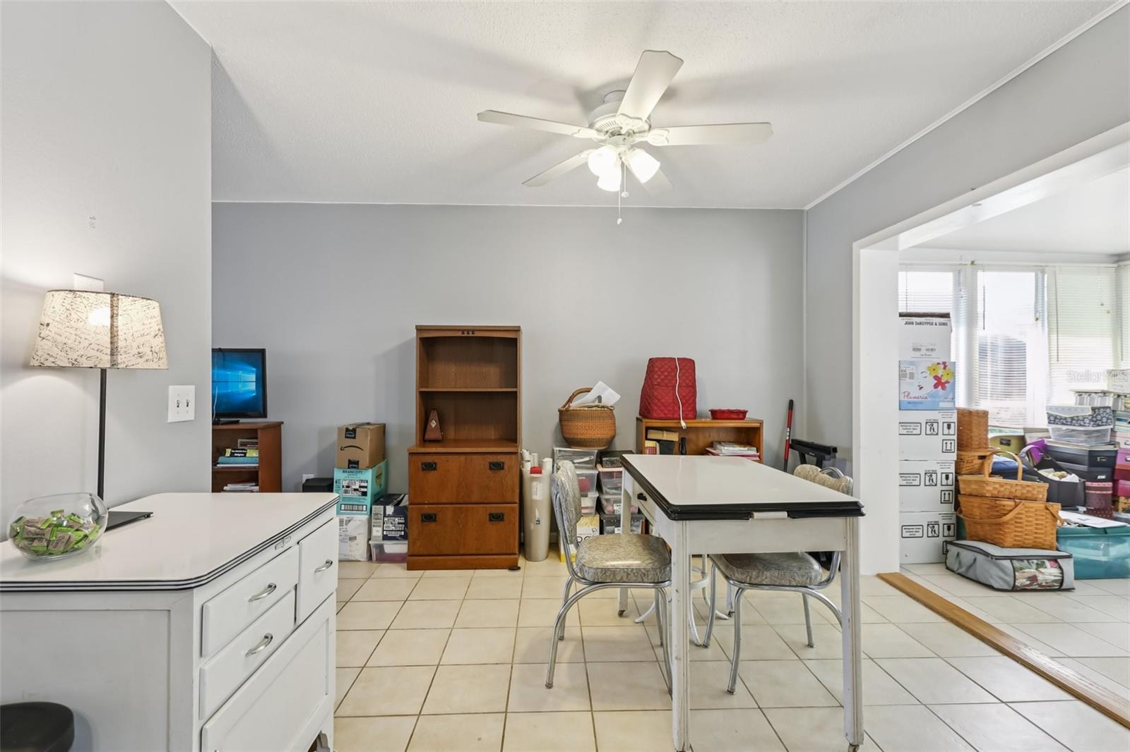 Listing photo id 8 for 5045 Lily Street N
