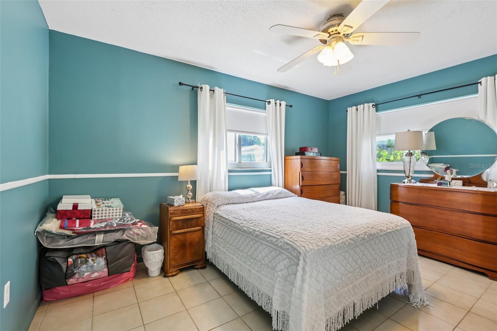 Listing photo id 16 for 5045 Lily Street N