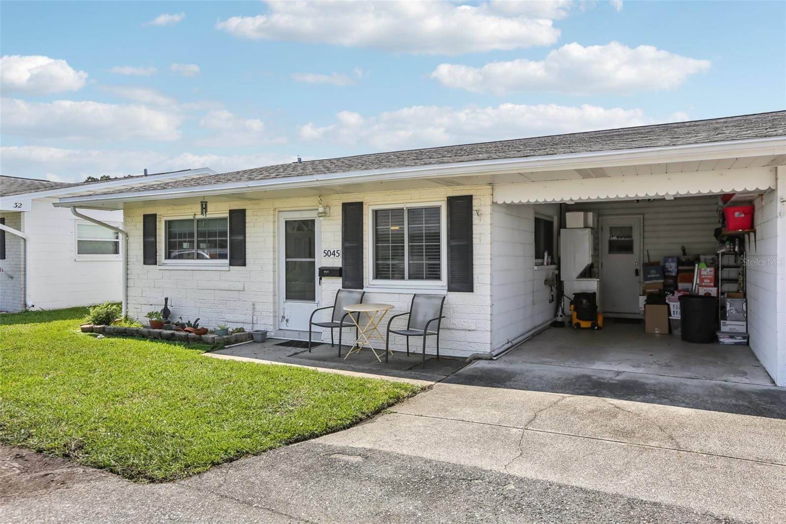 Listing photo id 0 for 5045 Lily Street N