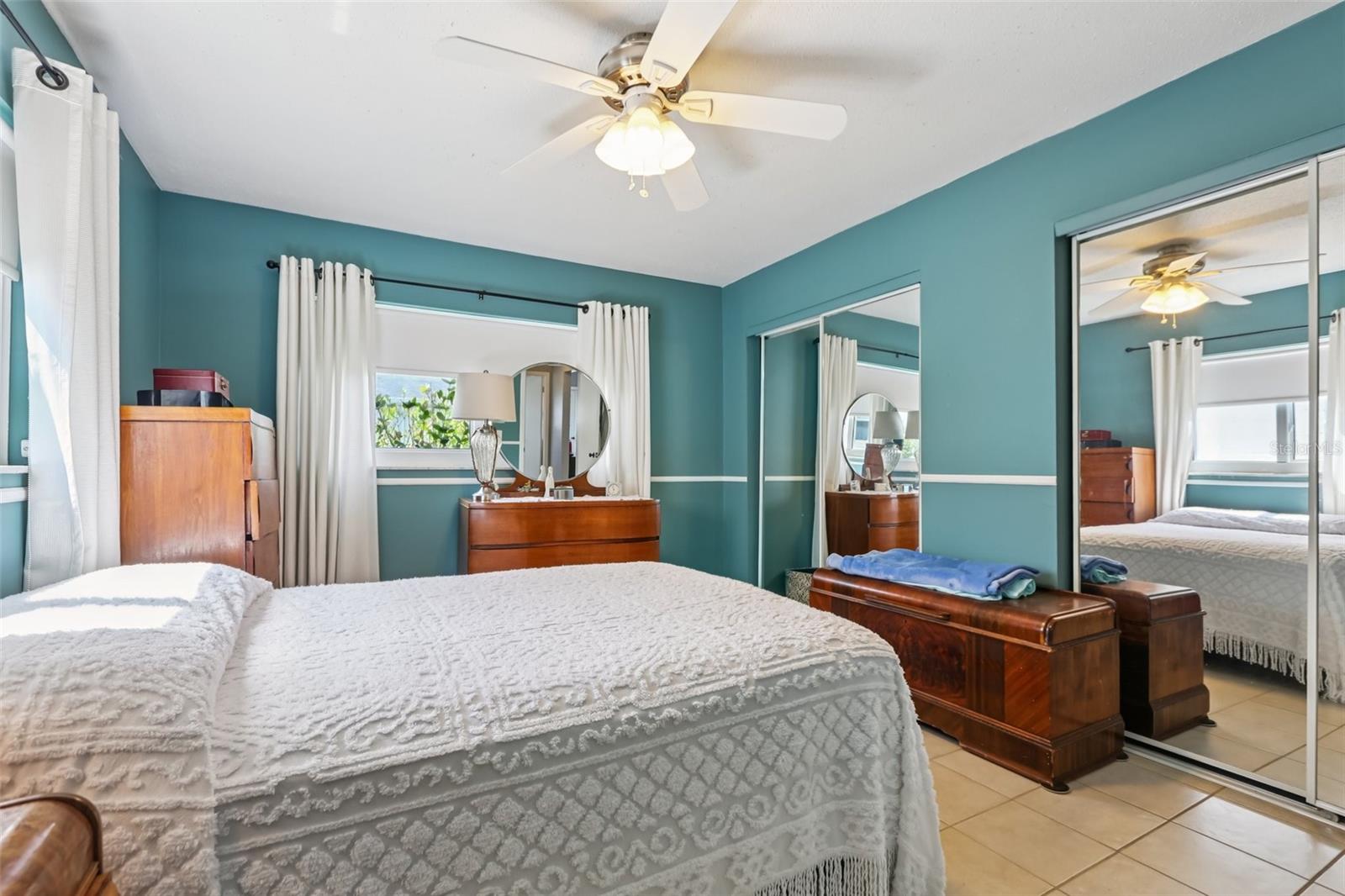 Listing photo id 18 for 5045 Lily Street N