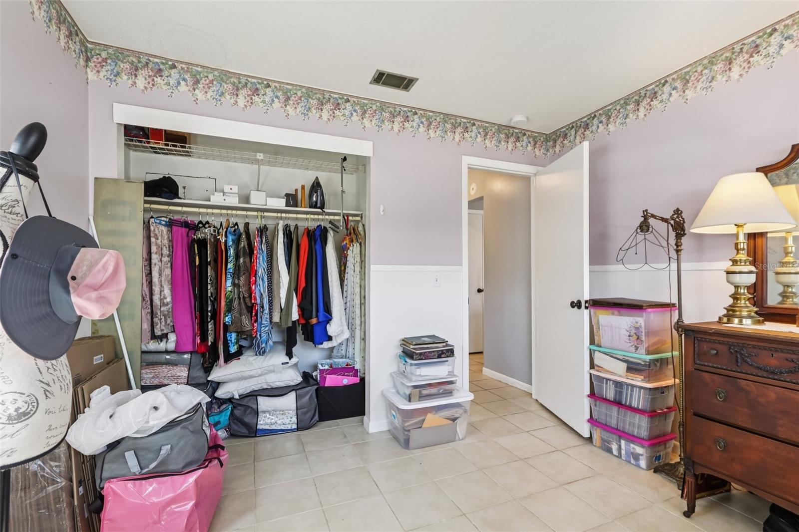 Listing photo id 22 for 5045 Lily Street N
