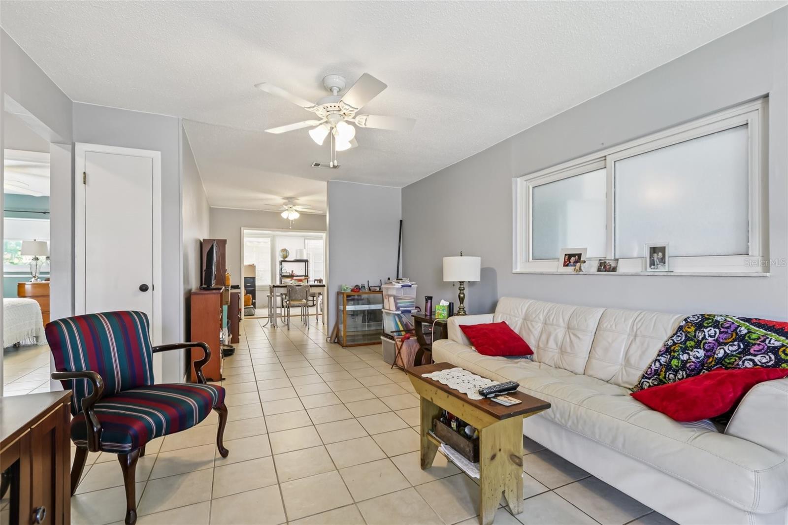 Listing photo id 1 for 5045 Lily Street N