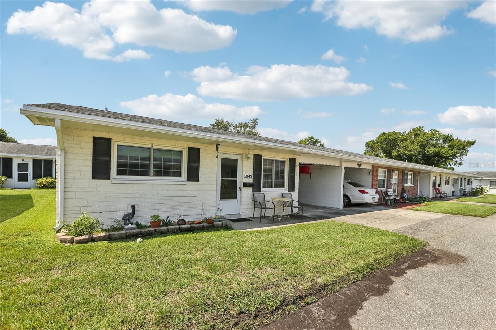 Listing photo id 34 for 5045 Lily Street N
