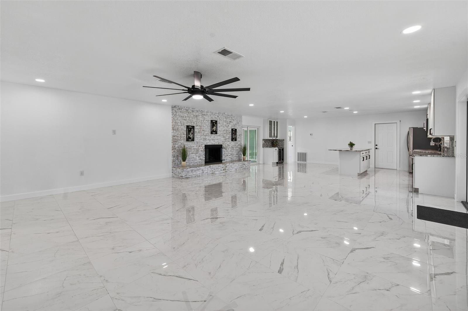 Image 11 of 45 For 4422 Lake Drive