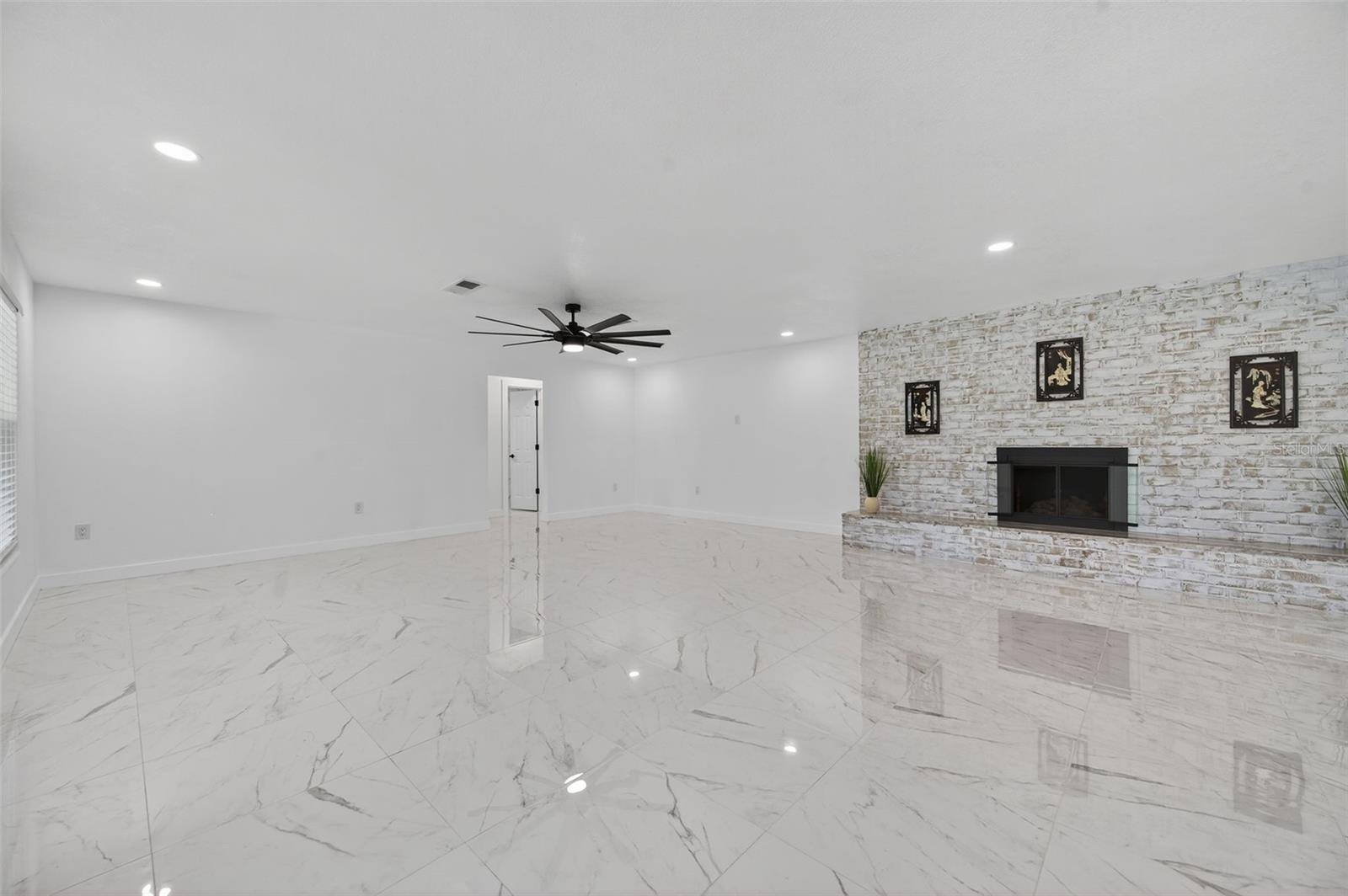 Image 12 of 45 For 4422 Lake Drive