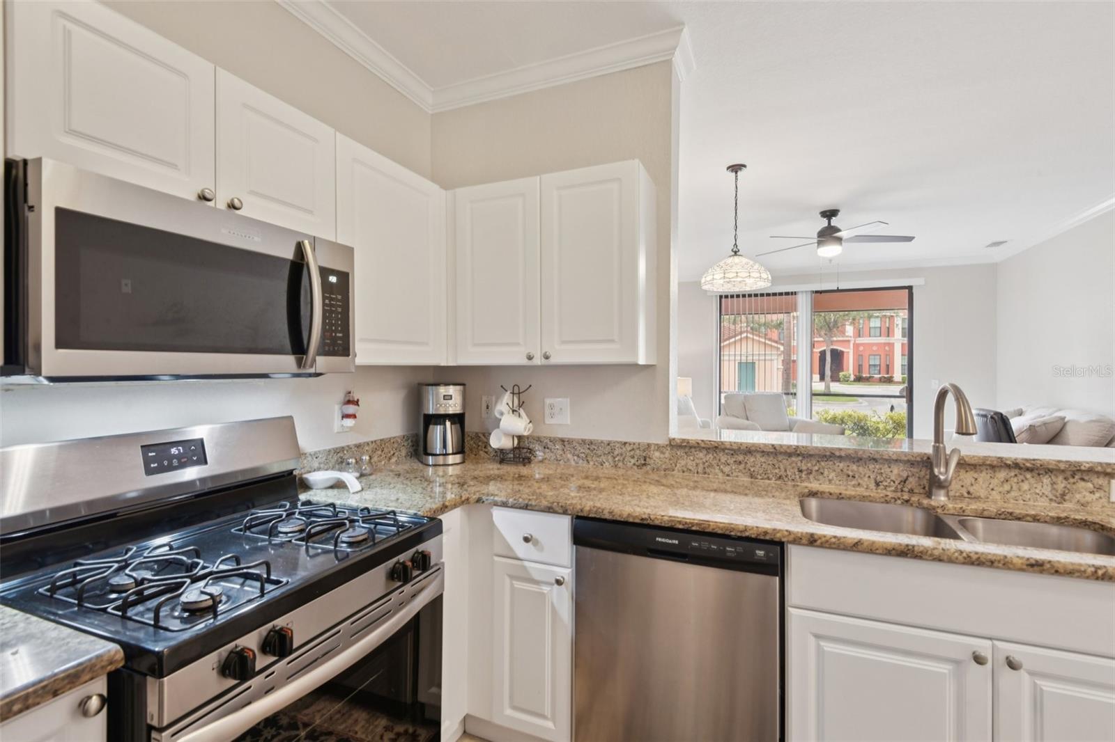 Image 9 of 21 For 2705 Via Murano  114