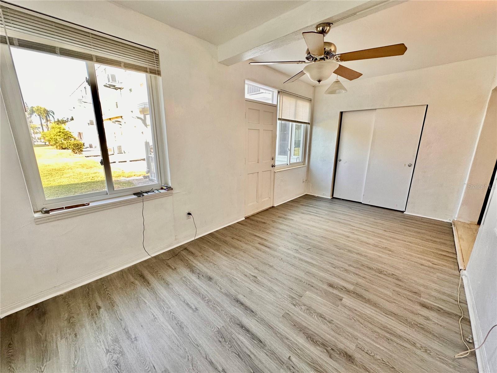 Image 17 of 43 For 2454 Australia Way E 12