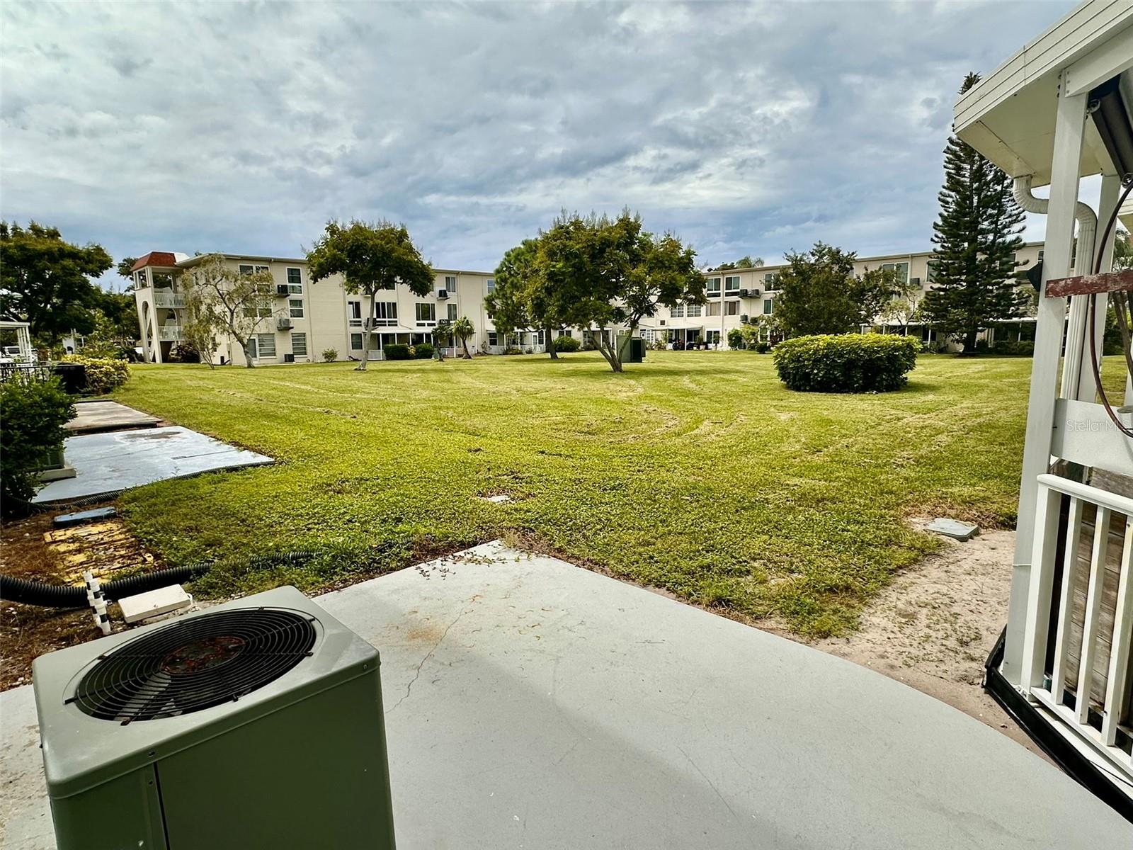 Image 21 of 43 For 2454 Australia Way E 12