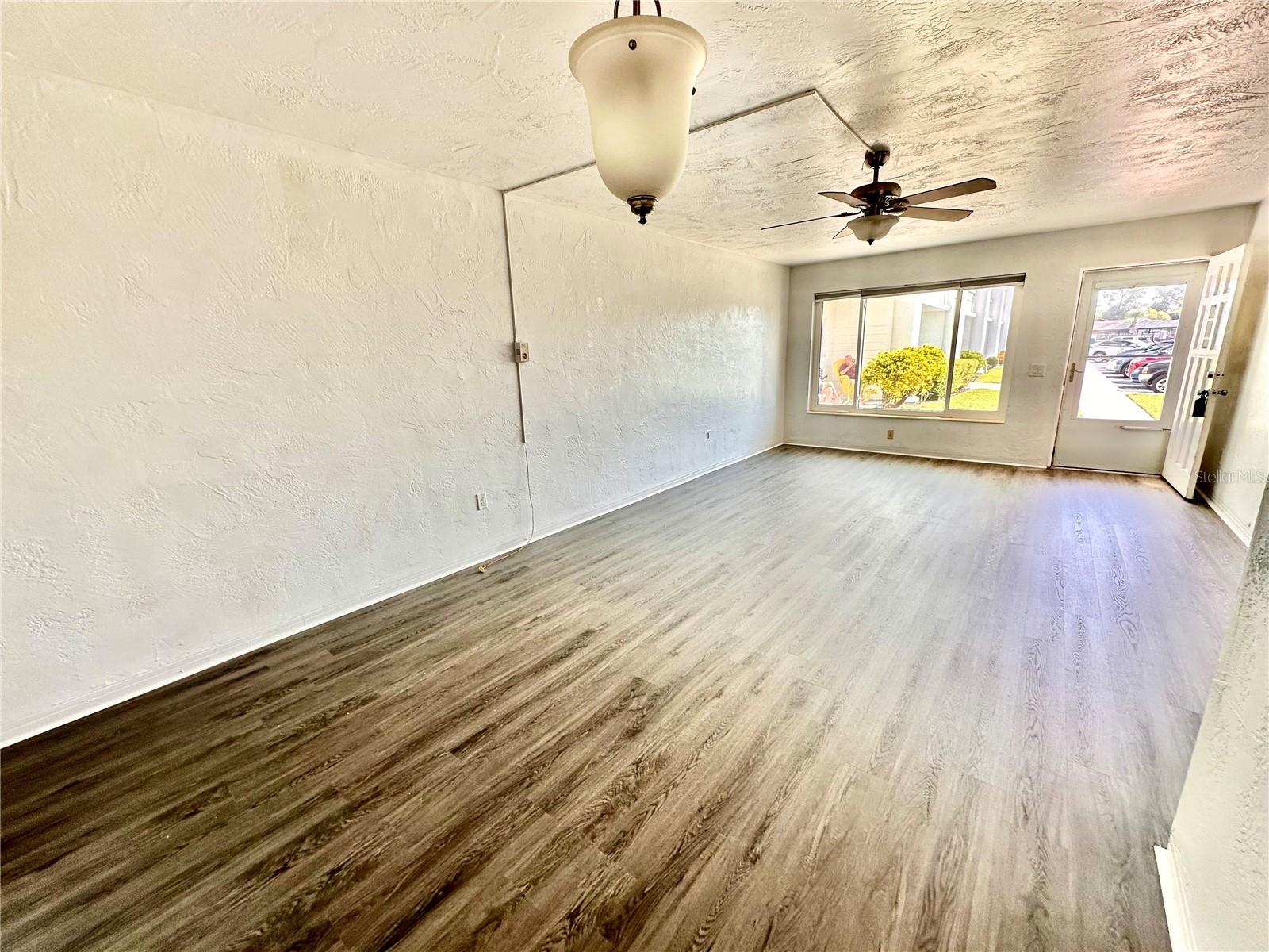 Image 5 of 43 For 2454 Australia Way E 12